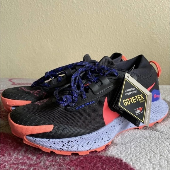 Nike Pegasus Trail 3 GTX Black Flash Crimson Women's size 9.5 10 SKU DC8794‎ 002 - Picture 3 of 10